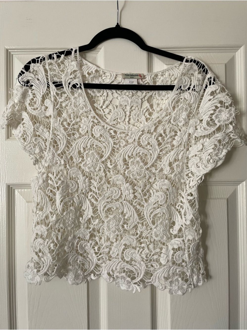 Vivid Collection of NY Crocheted Lace Off White Top